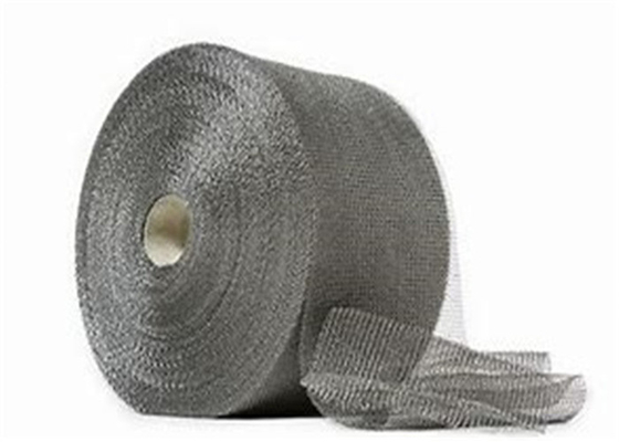 Fil de maille tricoté poli par abrasion pour la séparation de l'huile et du gaz